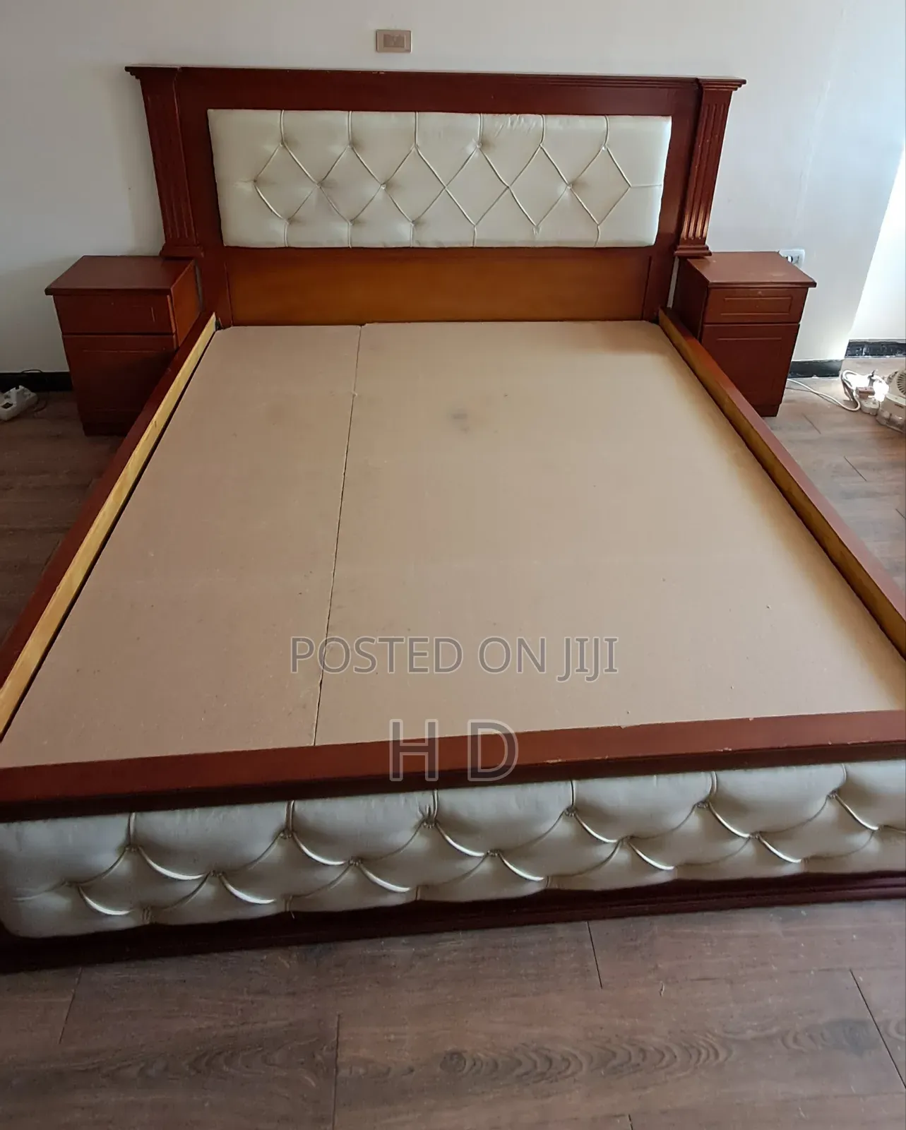 Bed 180 Cm + Dressing Table