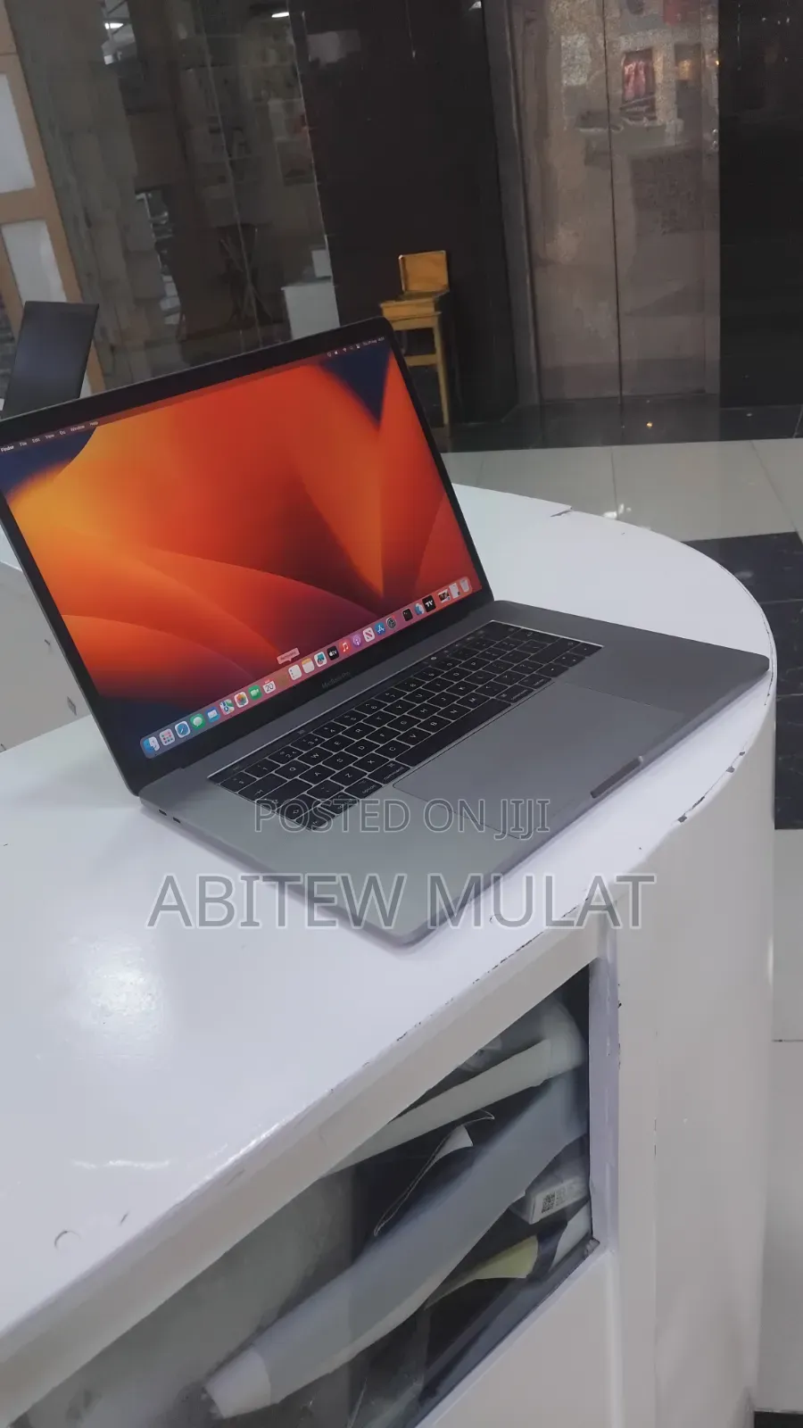 New Laptop Apple MacBook Pro 2017 16GB Intel Core i7 SSD 512GB