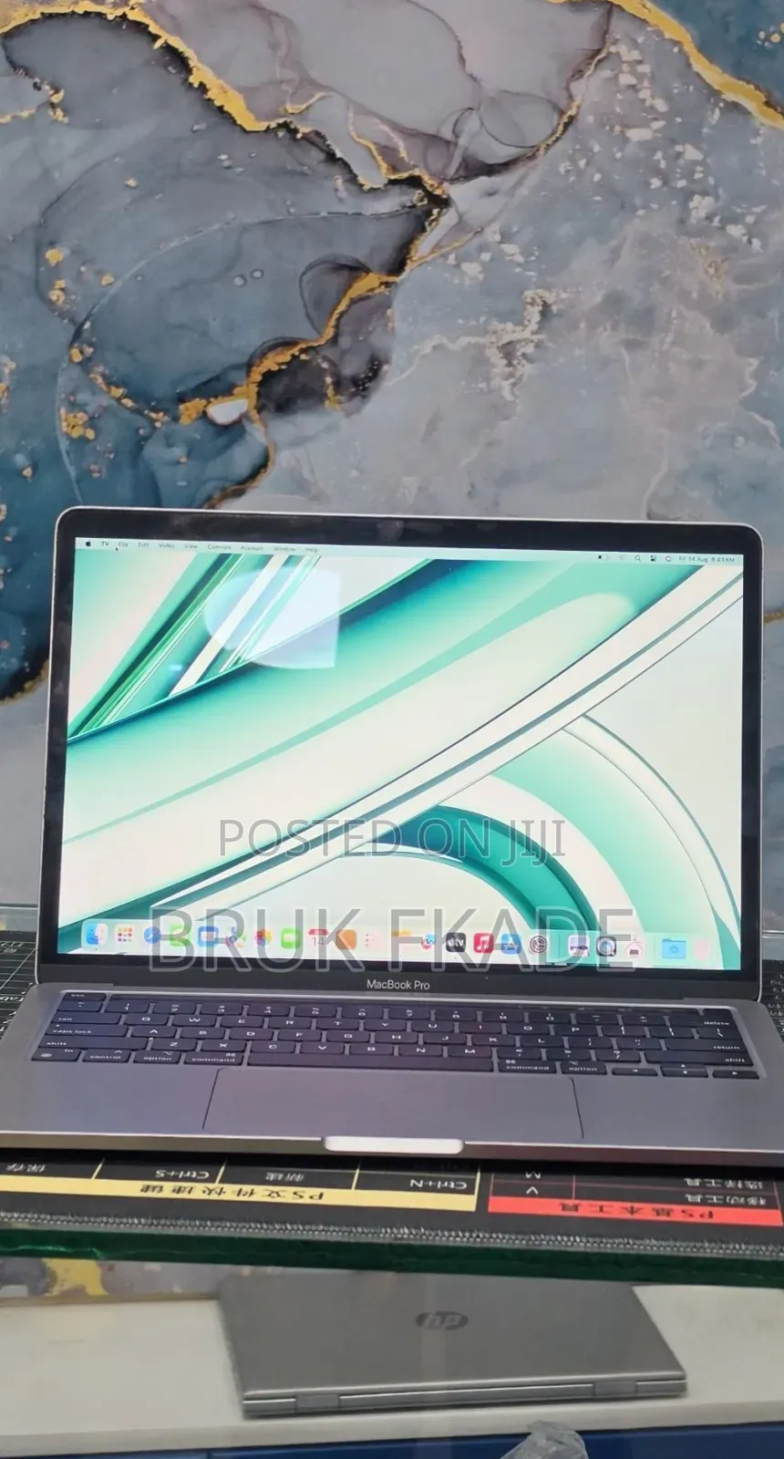 New Laptop Apple MacBook Pro 2022 M2 8GB Apple M2 SSD 256GB