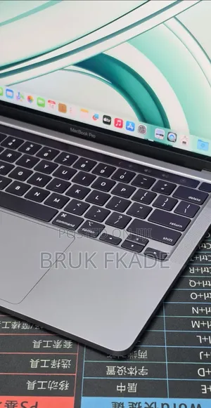 New Laptop Apple MacBook Pro 2022 M2 8GB Apple M2 SSD 256GB