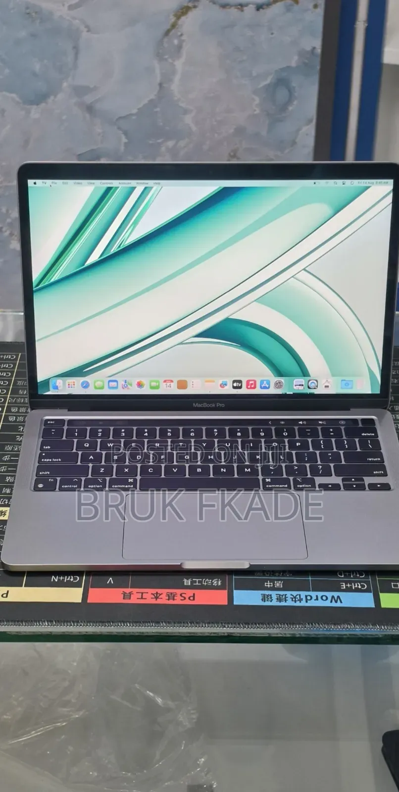 New Laptop Apple MacBook Pro 2022 M2 8GB Apple M2 SSD 256GB