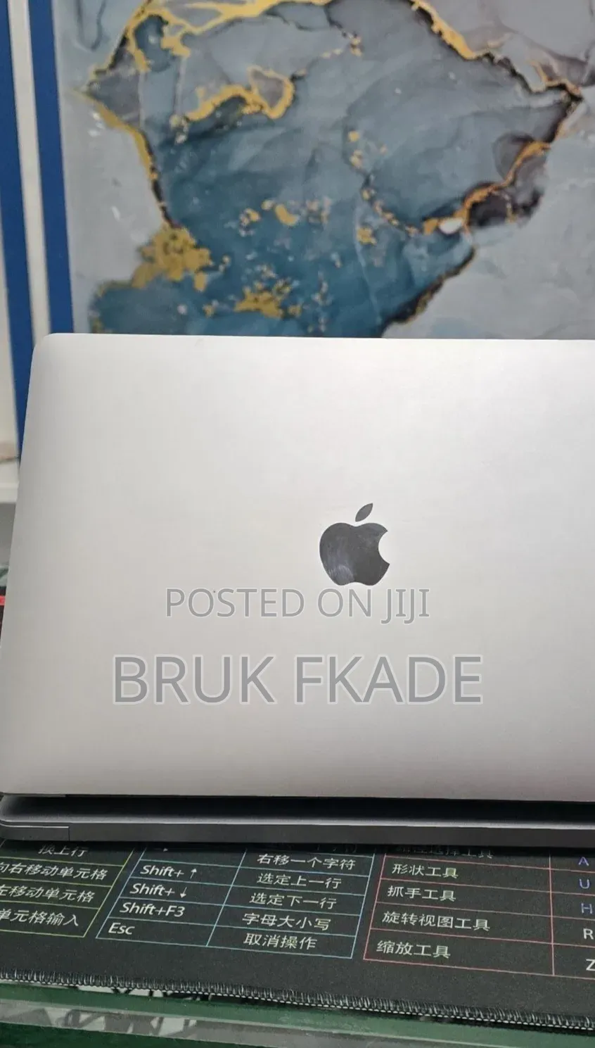 New Laptop Apple MacBook Pro 2022 M2 8GB Apple M2 SSD 256GB