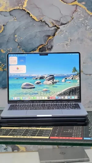 New Laptop Apple MacBook Air 2025 M4 16GB Apple M4 SSD 256GB
