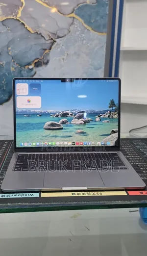 New Laptop Apple MacBook Air 2022 M2 16GB Apple M2 SSD 512GB