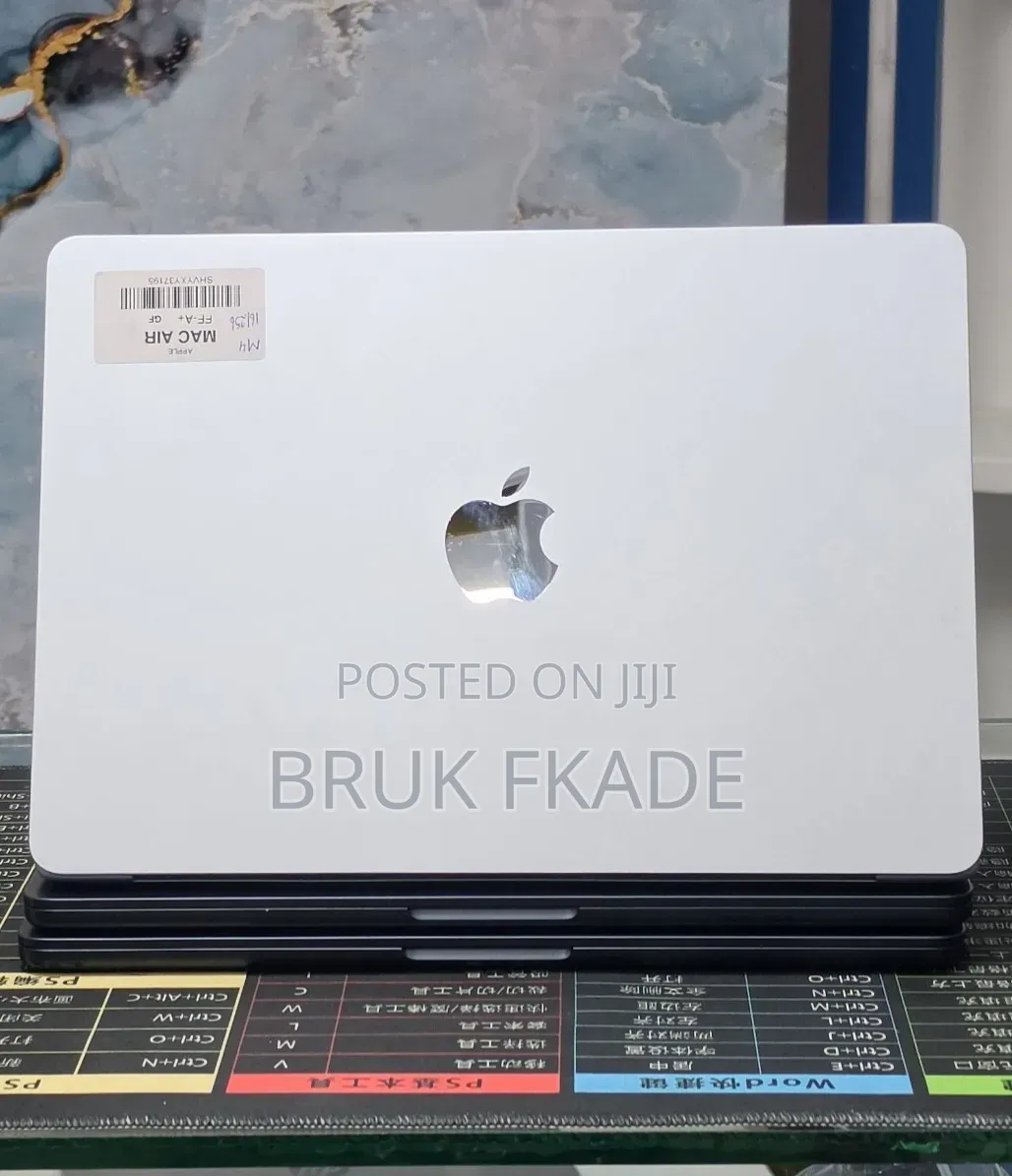 New Laptop Apple MacBook Air 2022 M2 16GB Apple M2 SSD 512GB