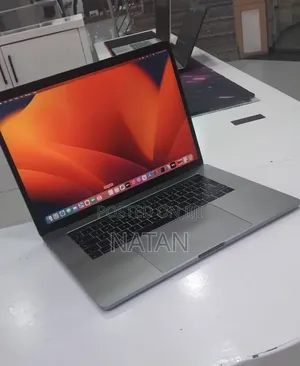 New Laptop Apple MacBook Pro 2017 16GB Intel Core i7 SSD 512GB