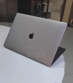 New Laptop Apple MacBook Pro 2017 16GB Intel Core i7 SSD 512GB