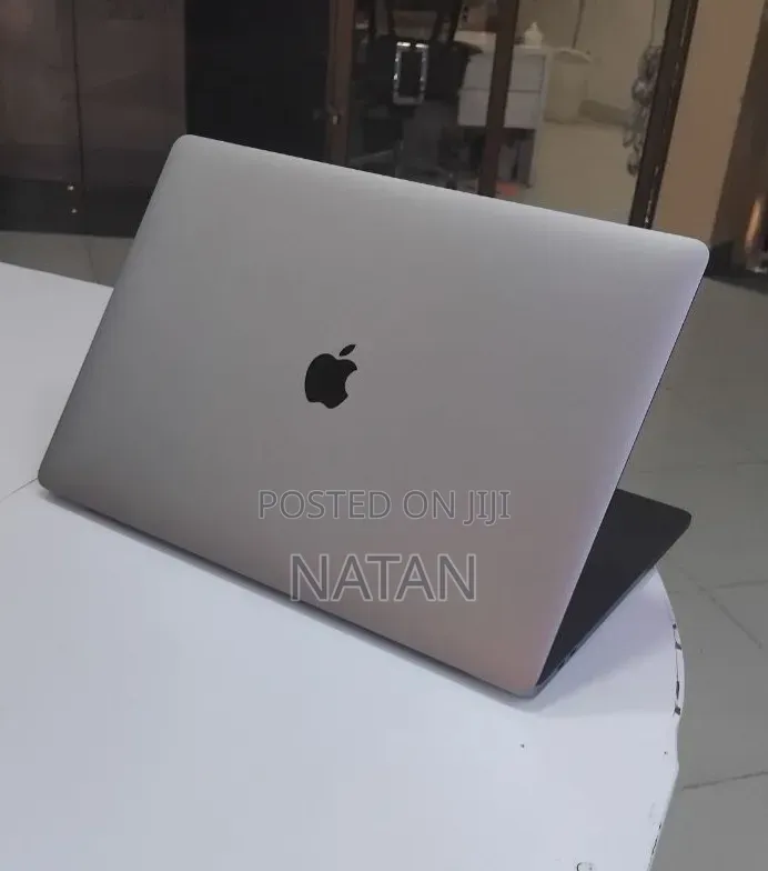 New Laptop Apple MacBook Pro 2017 16GB Intel Core i7 SSD 512GB