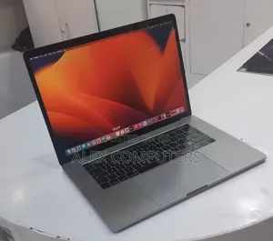 New Laptop Apple MacBook Pro 2017 16GB Intel Core i7 SSD 512GB