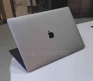 New Laptop Apple MacBook Pro 2017 16GB Intel Core i7 SSD 512GB