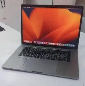 New Laptop Apple MacBook Pro 2017 16GB Intel Core i7 SSD 512GB