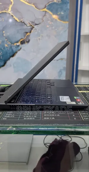 New Laptop Lenovo Legion 5 16GB AMD Ryzen 7 SSD 512GB