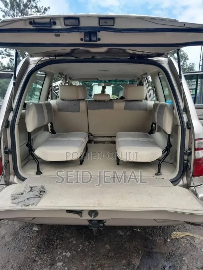 Toyota Land Cruiser 2004 Silver
