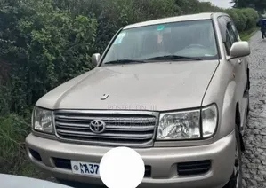 Toyota Land Cruiser 2004 Silver