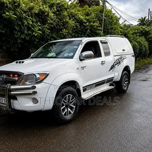 Toyota Hilux 2010 White