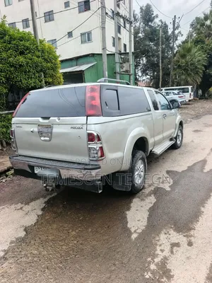 Toyota Hilux 2013 Gold