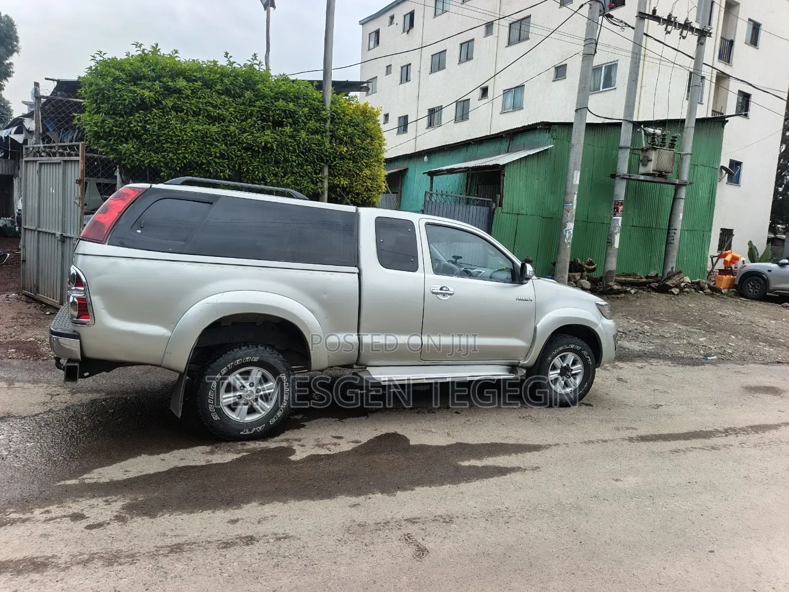 Toyota Hilux 2013 Gold