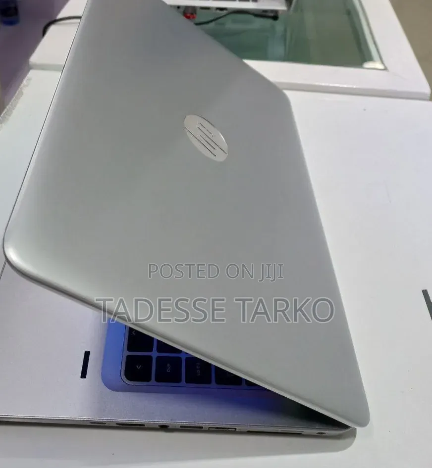 New Laptop HP Pavilion 13 8GB Intel Core i5 SSD 512GB