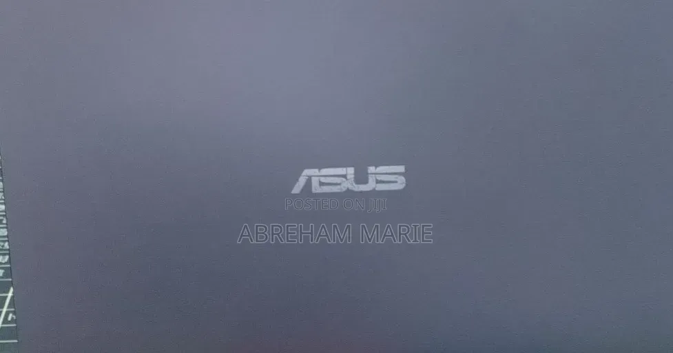 New Laptop Asus VivoBook 15 X505BA 8GB Intel Core i3 SSD 256GB