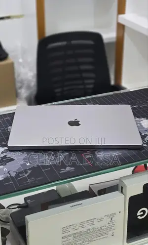 New Laptop Apple MacBook Pro 2023 M2 16GB Apple M2 SSD 512GB