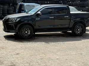Toyota Hilux 2017 Black