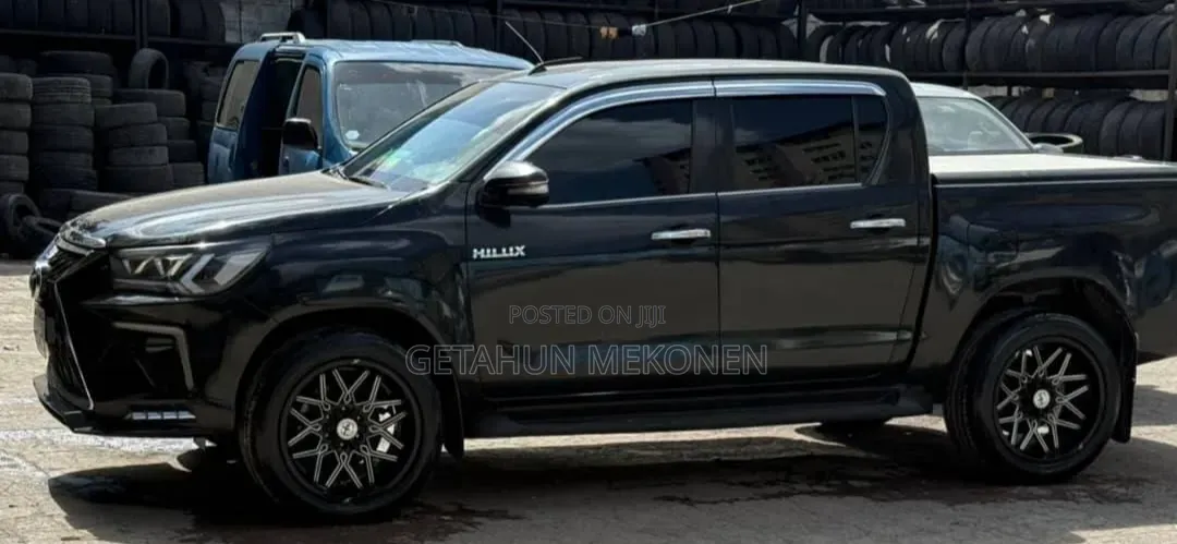 Toyota Hilux 2017 Black