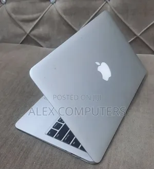 New Laptop Apple MacBook 4GB Intel Core i5 SSD 500GB