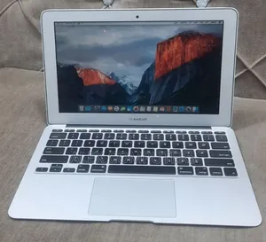 New Laptop Apple MacBook 4GB Intel Core i5 SSD 500GB