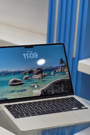 New Laptop Apple MacBook Air 2025 M4 16GB Apple M4 SSD 256GB