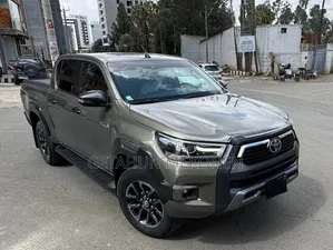 Toyota Hilux 2021 Gray