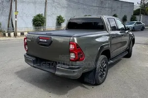 Toyota Hilux 2021 Gray
