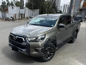 Toyota Hilux 2021 Gray
