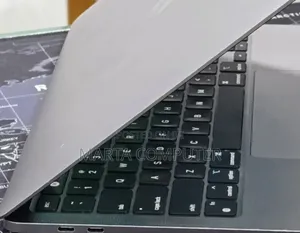 New Laptop Apple MacBook Pro 2022 M2 16GB Apple M2 SSD 512GB