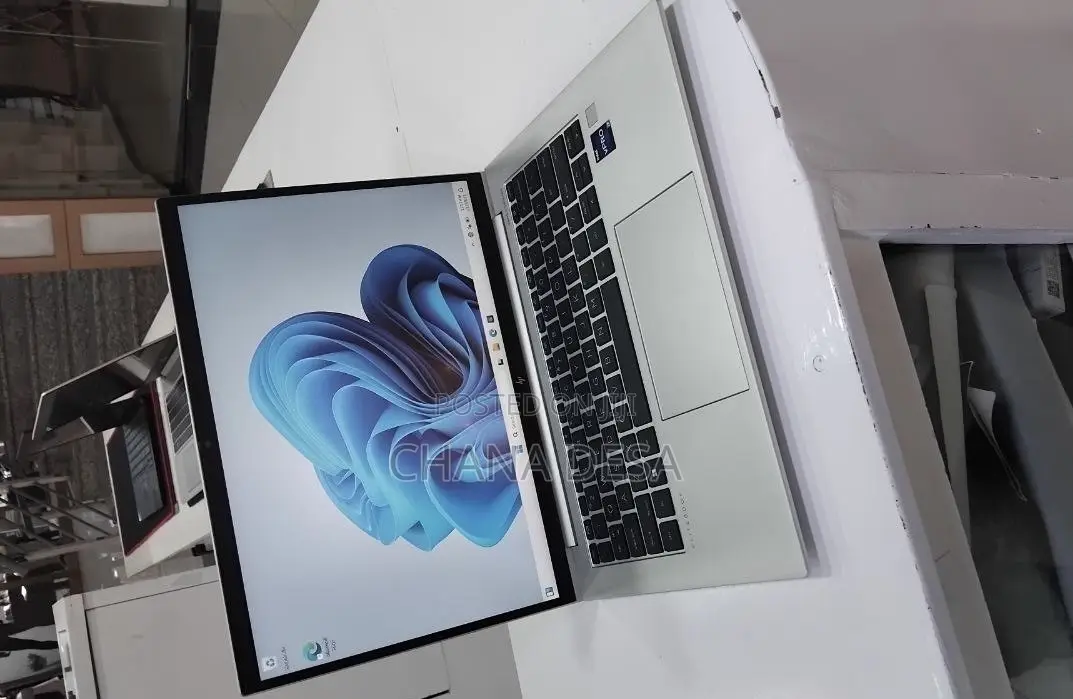 New Laptop HP EliteBook 840 10 16GB Intel Core i7 SSD 512GB