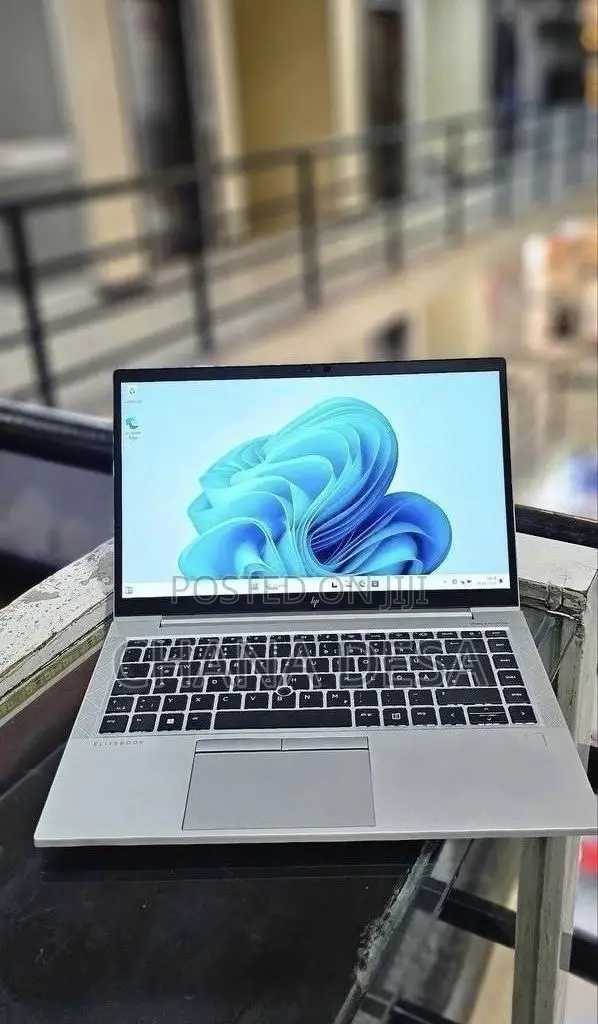 New Laptop HP EliteBook 840 G8 16GB Intel Core i5 SSD 512GB