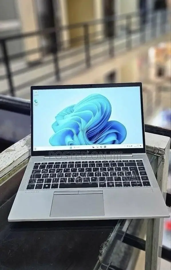 New Laptop HP EliteBook 840 G8 16GB Intel Core i5 SSD 512GB