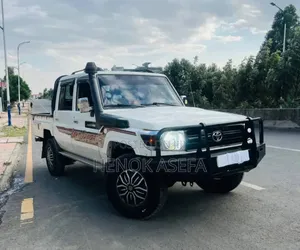 Toyota Land Cruiser 2020 White