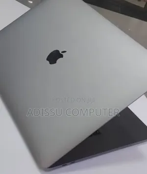 New Laptop Apple MacBook Pro 2017 16GB Intel Core i7 SSD 512GB