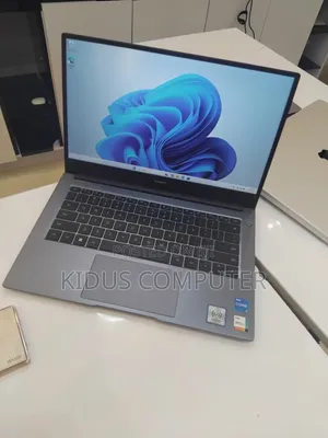 New Laptop Huawei 16GB Intel Core i5 SSD 512GB