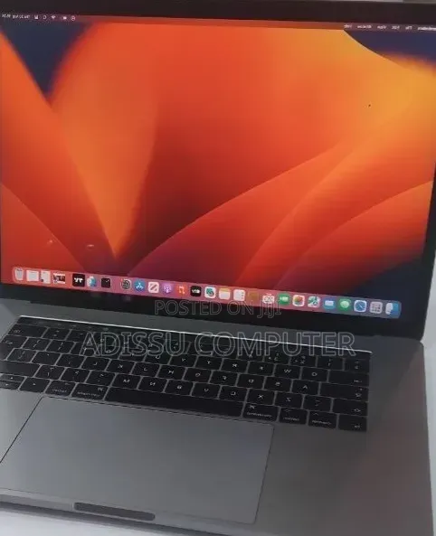 New Laptop Apple MacBook Pro 2017 16GB Intel Core i7 SSD 512GB