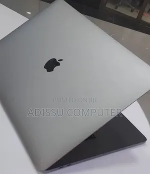 New Laptop Apple MacBook Pro 2017 16GB Intel Core i7 SSD 512GB