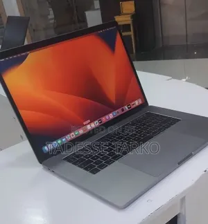New Laptop Apple MacBook Pro 2017 16GB Intel Core i7 SSD 512GB