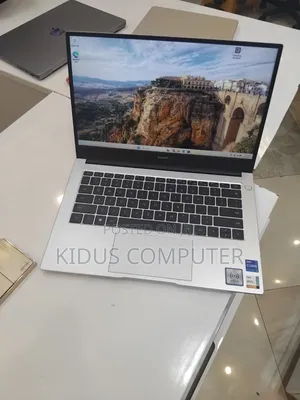 New Laptop Huawei 16GB Intel Core i7 SSD 512GB