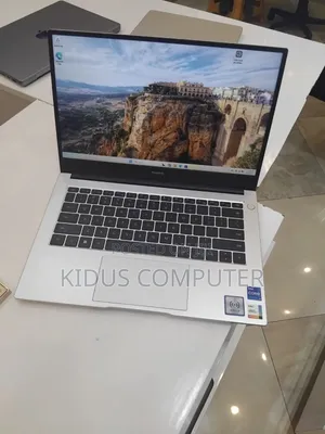 New Laptop Huawei 16GB Intel Core i7 SSD 512GB