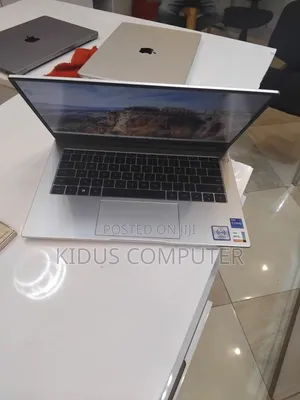 New Laptop Huawei 16GB Intel Core i7 SSD 512GB