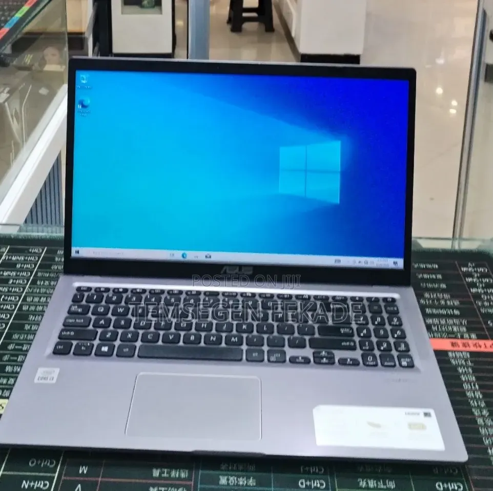 New Laptop Asus VivoBook 15 X505BA 8GB Intel Core i3 SSD 256GB