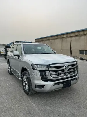 Toyota Land Cruiser 2022 Silver
