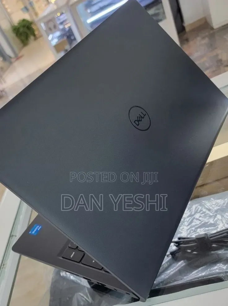 New Laptop Dell Vostro 1015 16GB Intel Core i5 SSD 512GB