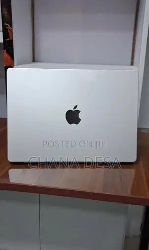 New Laptop Apple MacBook Pro 2024 M4 16GB Apple M4 Pro SSD 512GB
