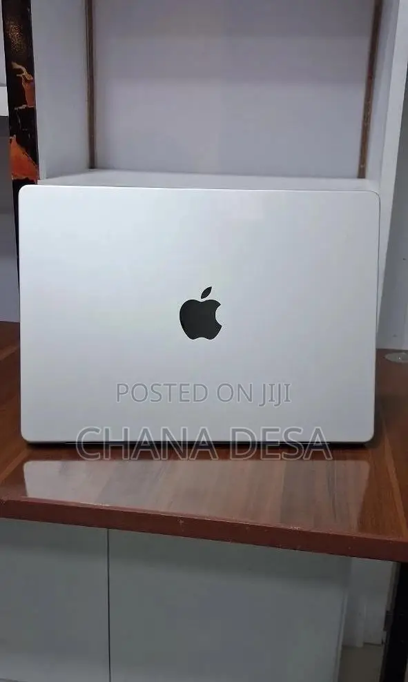 New Laptop Apple MacBook Pro 2024 M4 16GB Apple M4 Pro SSD 512GB